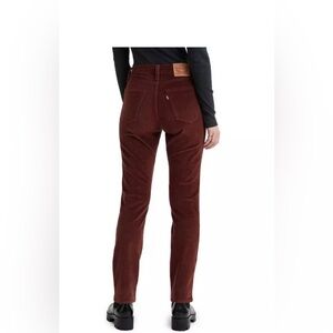 Levi’s high waisted mom jean corduroy size 31 ‎ great condition